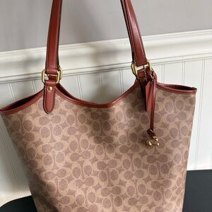 Coach day tote